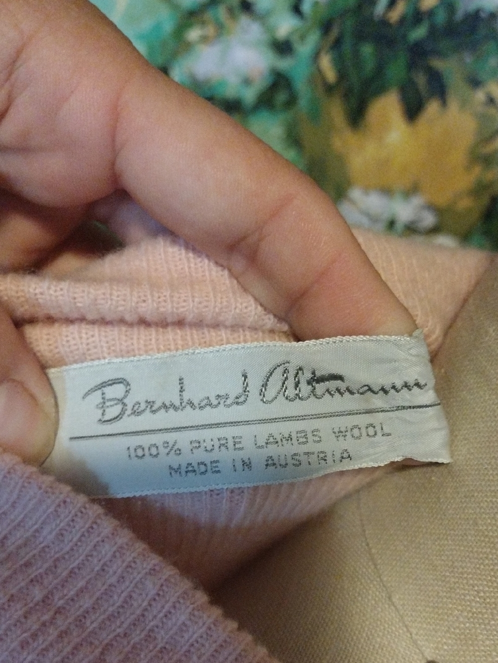 Vintage Sweater Collection - Picture 4 of 9